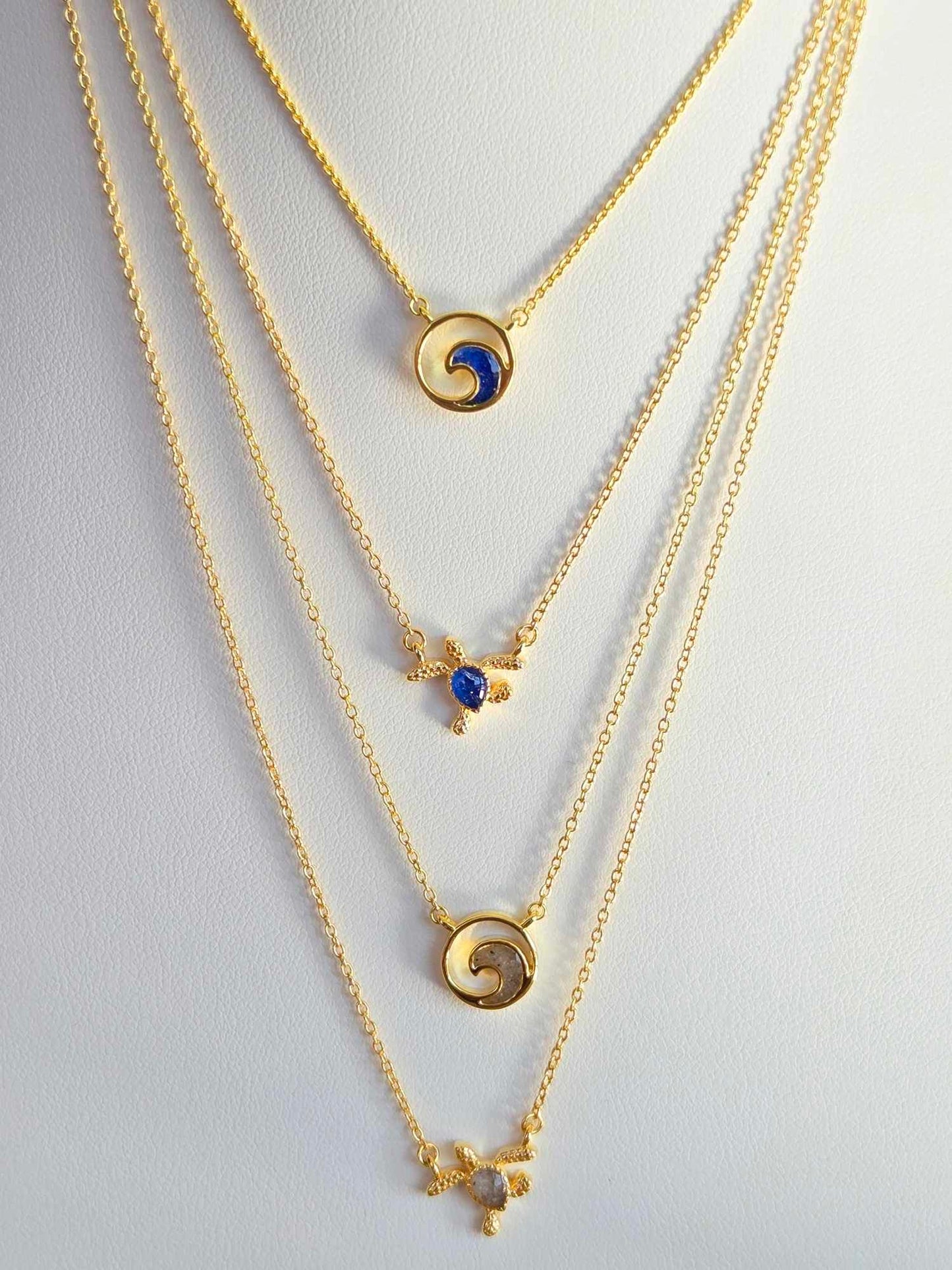 Delicate Dune Turtle Necklace - 14k Gold Vermeil