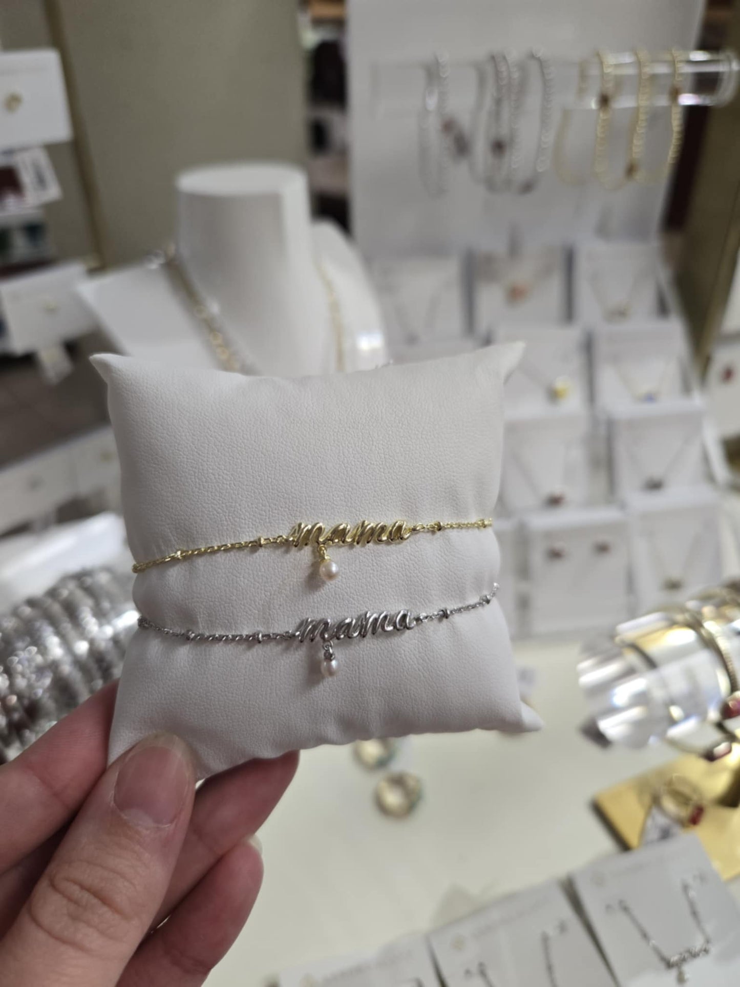Mama Script Delicate Chain Bracelet in Gold White Pearl