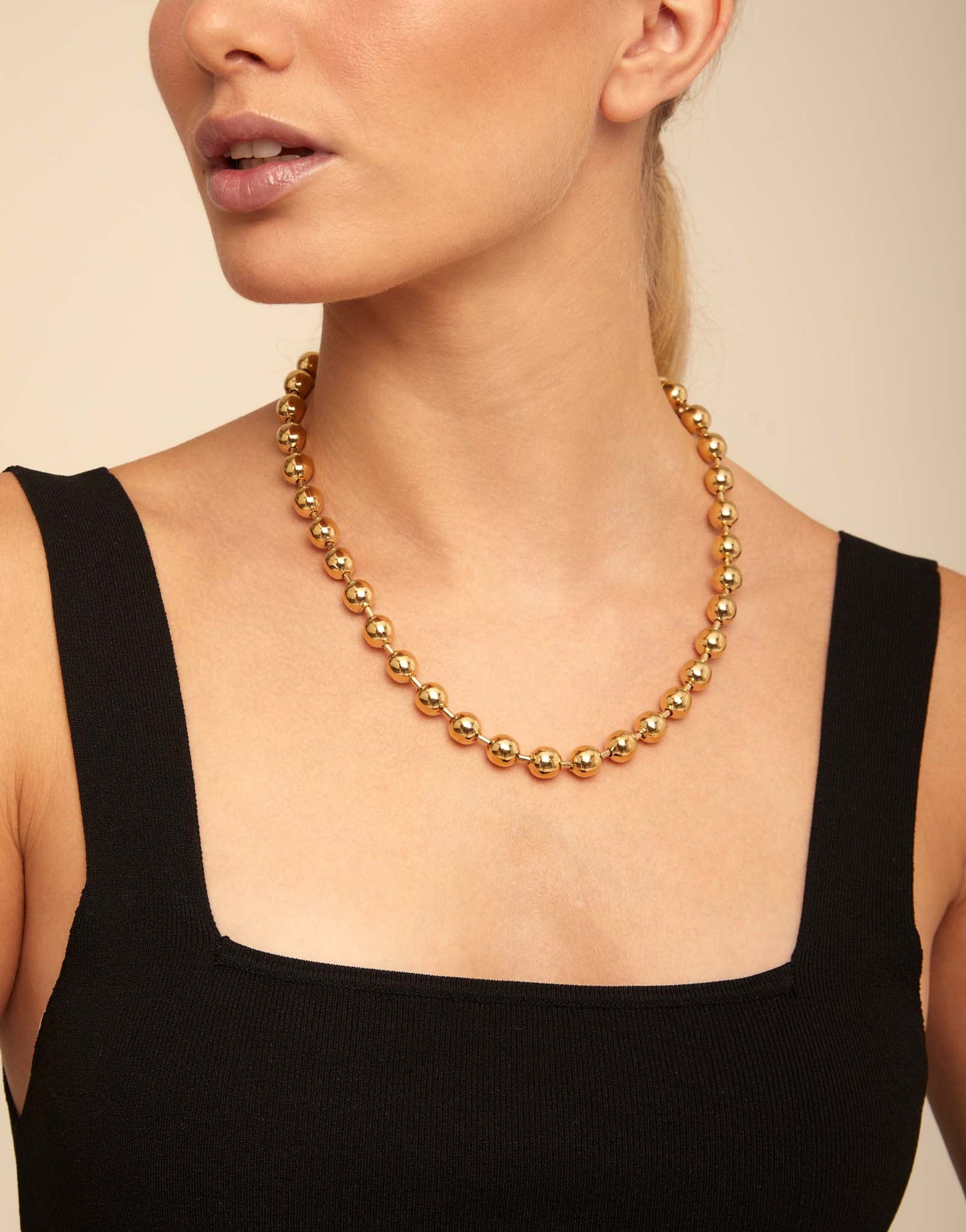 Snowflake - Short beaded necklace with padlock - Gold