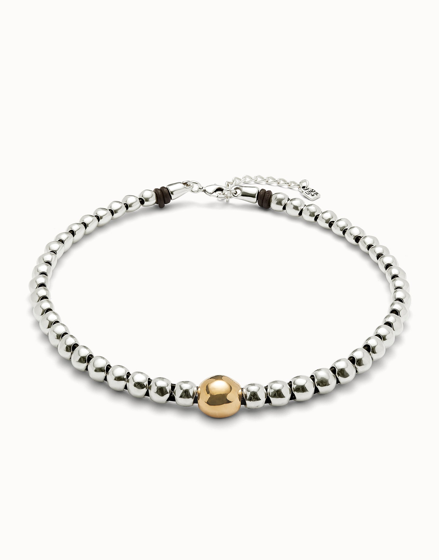Ser Intrepida - Beaded short necklace with larger central bead - Silver/Gold