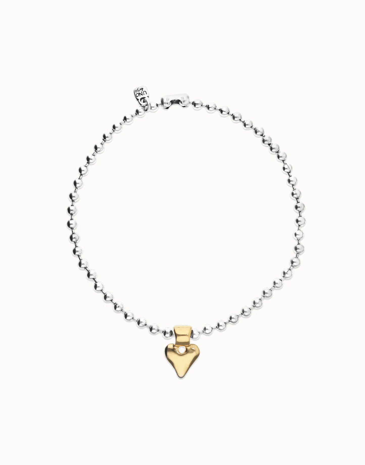 Beaded short necklace with heart detail