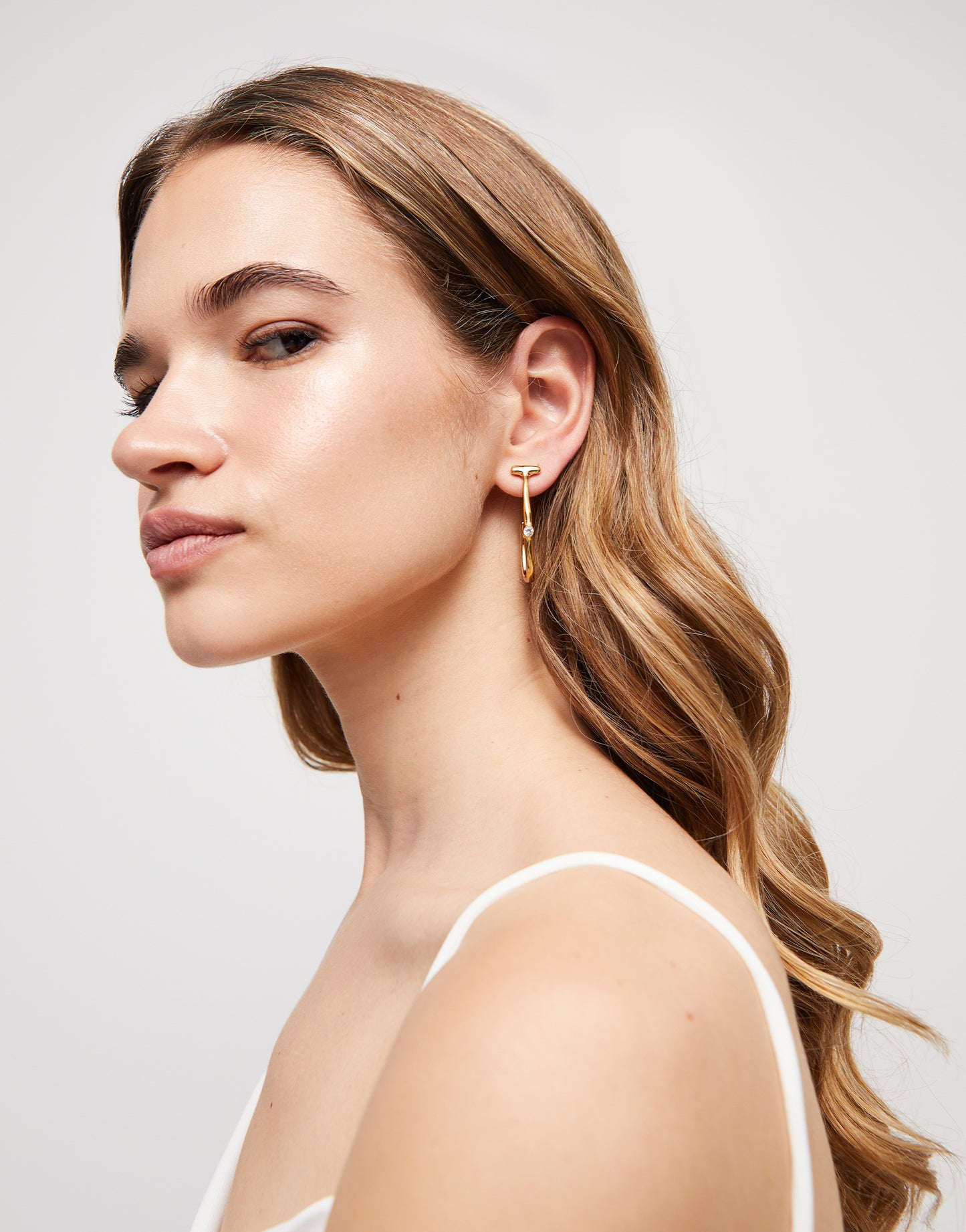 Ser Indomable - Hoop earrings with white topaz - Gold