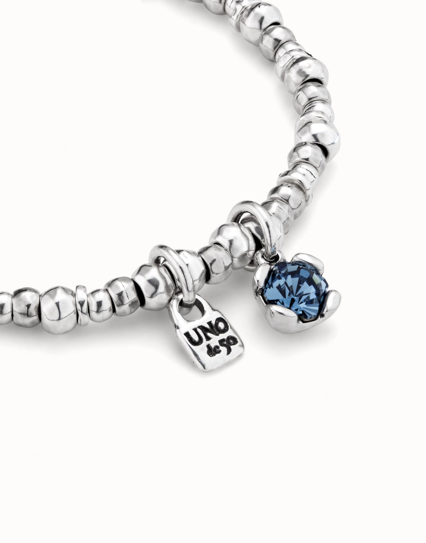 Beaded stretch bracelet with blue crystal