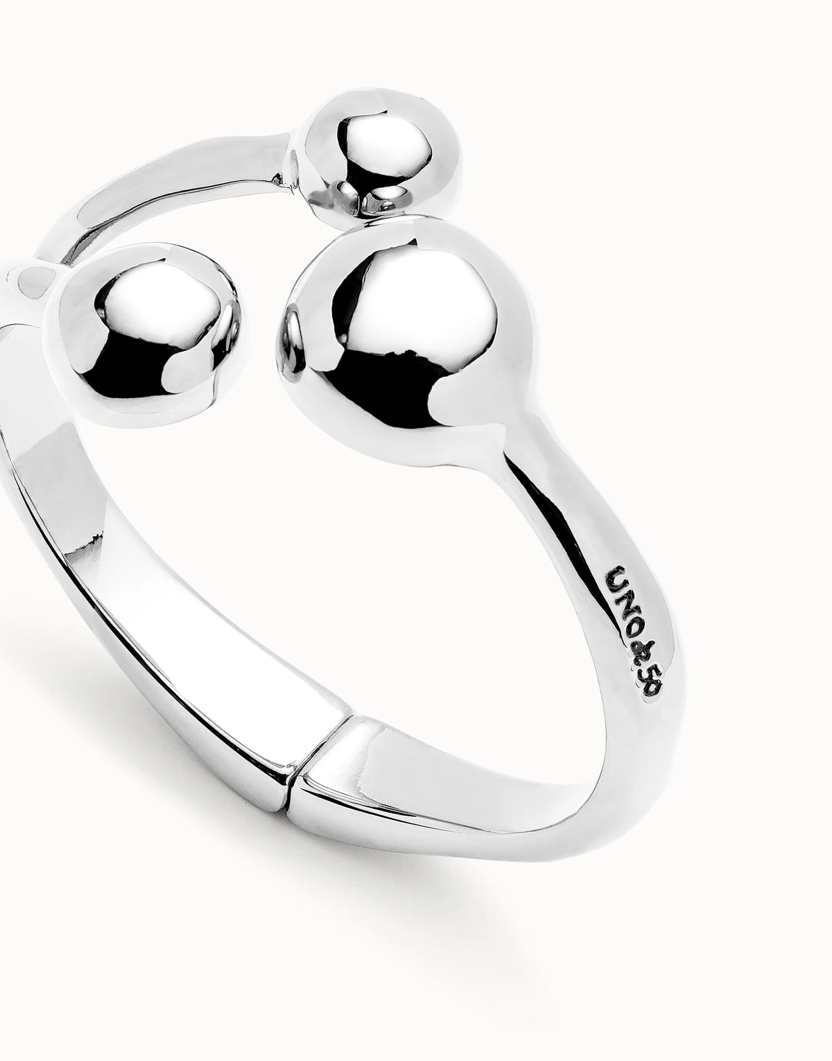 Ser Intrepida - Cuff bracelet with three beads - Silver